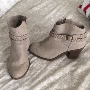 NO PARKING tan booties